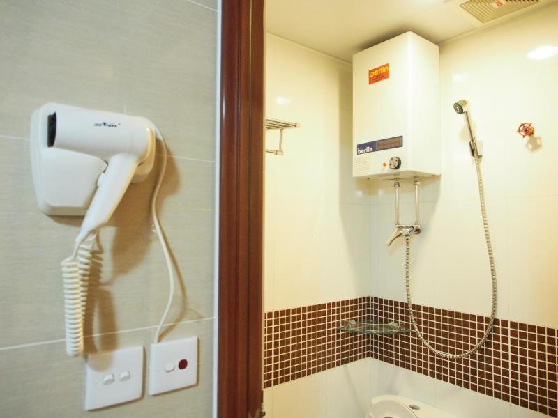 הונג קונג Day And Night Hostel Block D 10Th Floor מראה חיצוני תמונה