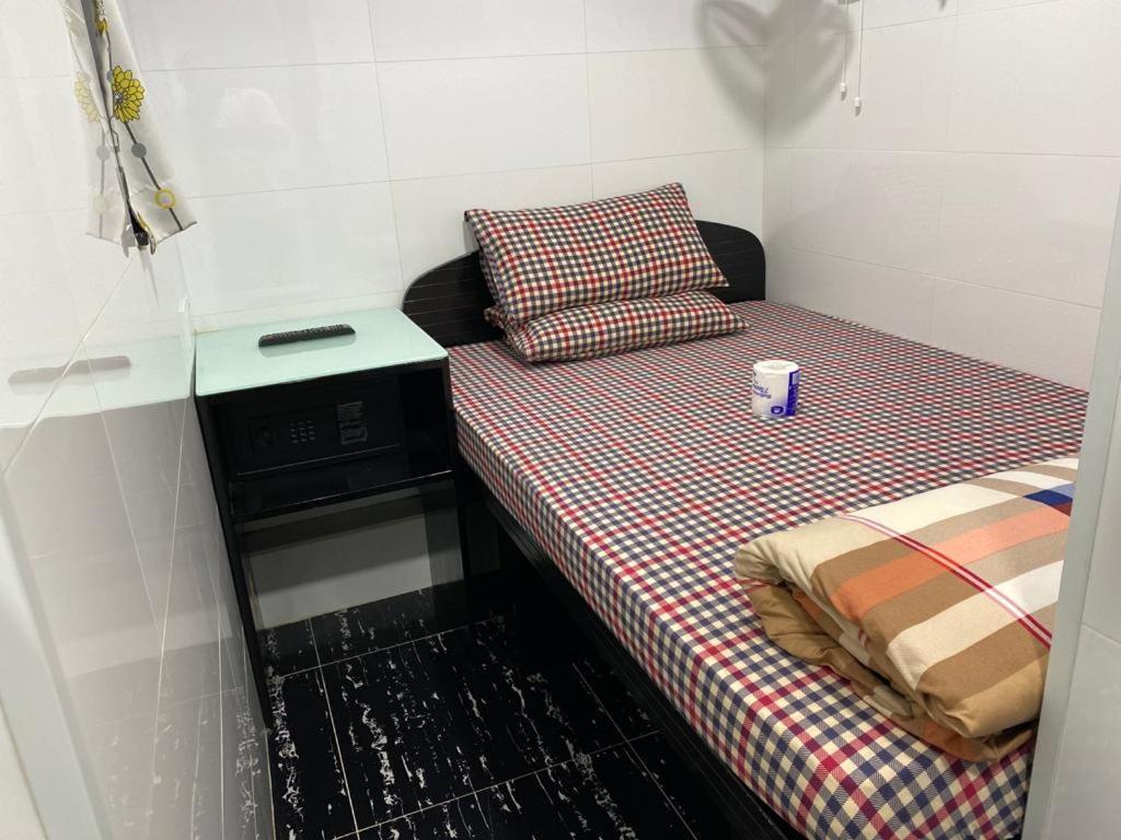 הונג קונג Day And Night Hostel Block D 10Th Floor מראה חיצוני תמונה